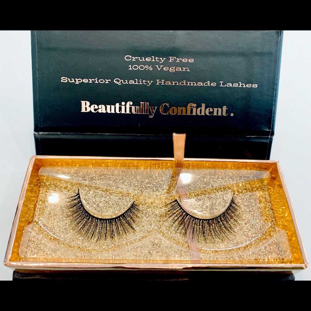 Weekday Dream Lashes By Lazzy Lashes Vegan